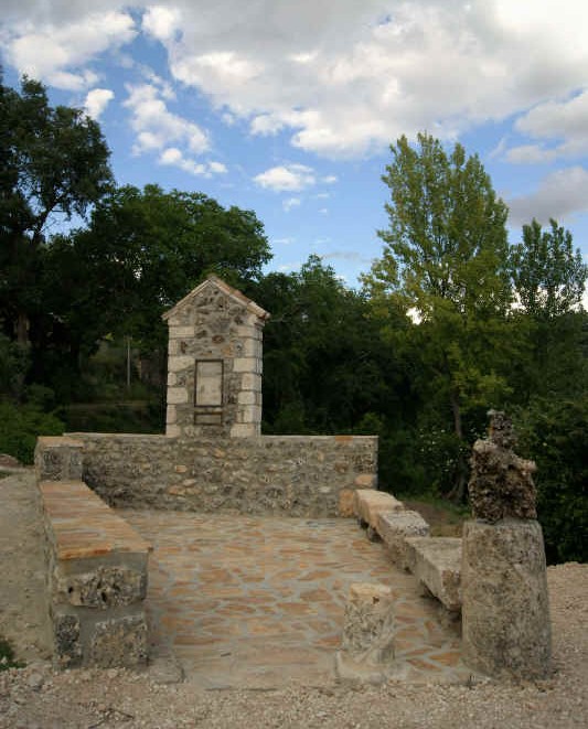 Monumento en la ermita de San Roque Monumento en la ermita de San Roque