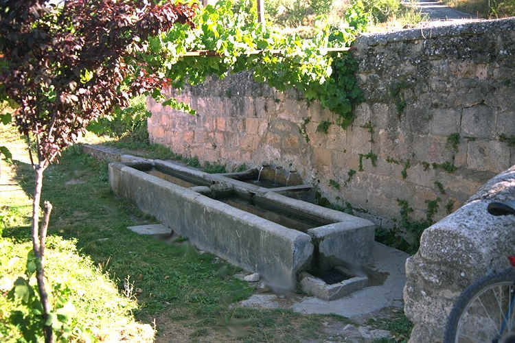 Fuente de la plaza antes de su remodelación